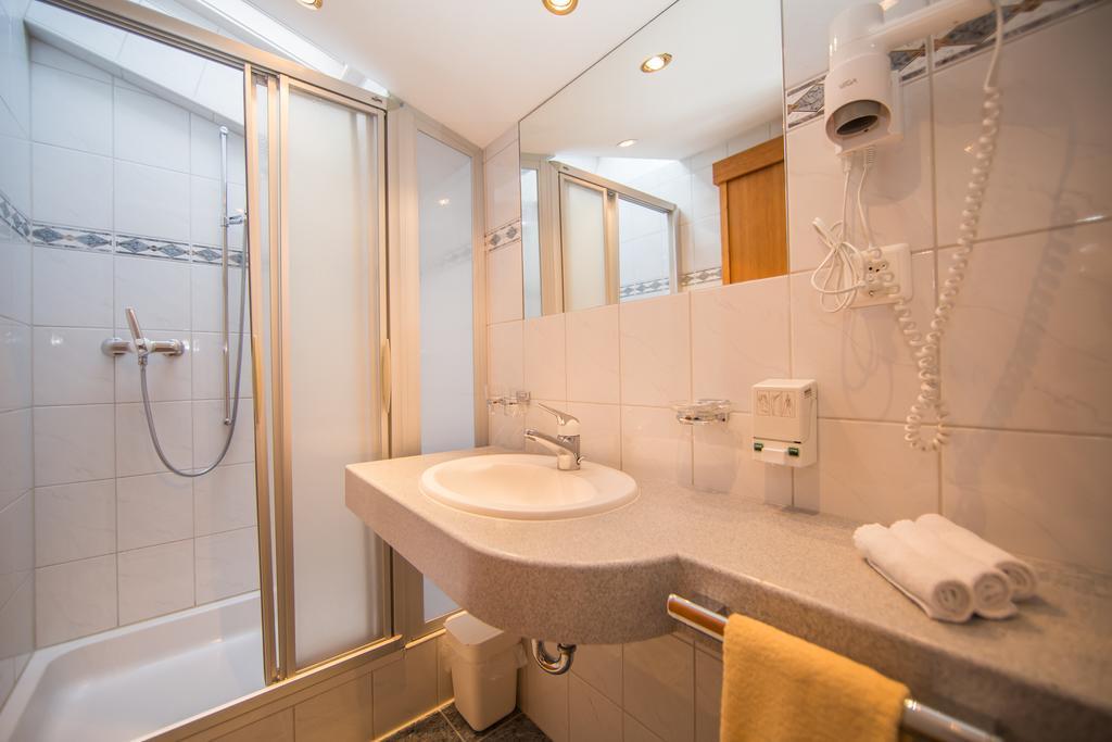 Hotel Cresta Samnaun Oda fotoğraf